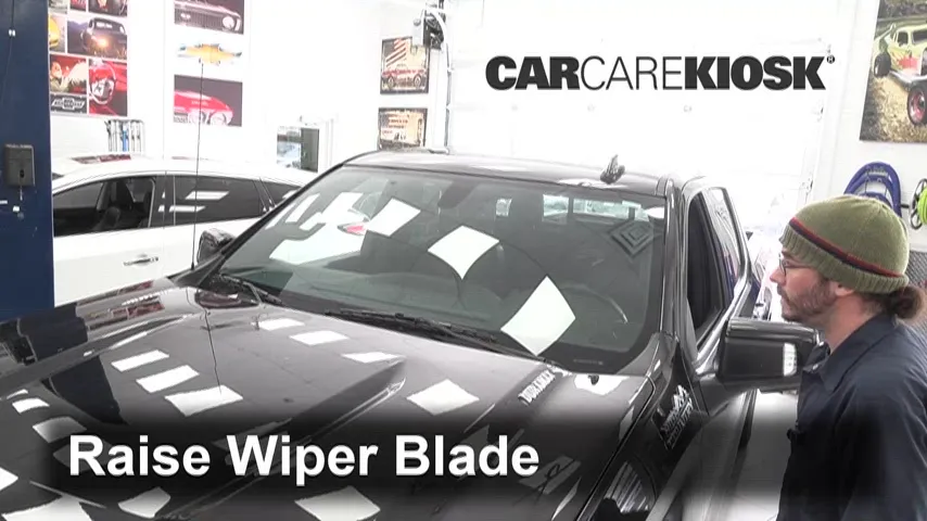 2021 Chevrolet Silverado 1500 High Country 3.0L 6 Cyl. Turbo Diesel Balais essuie-glace avant